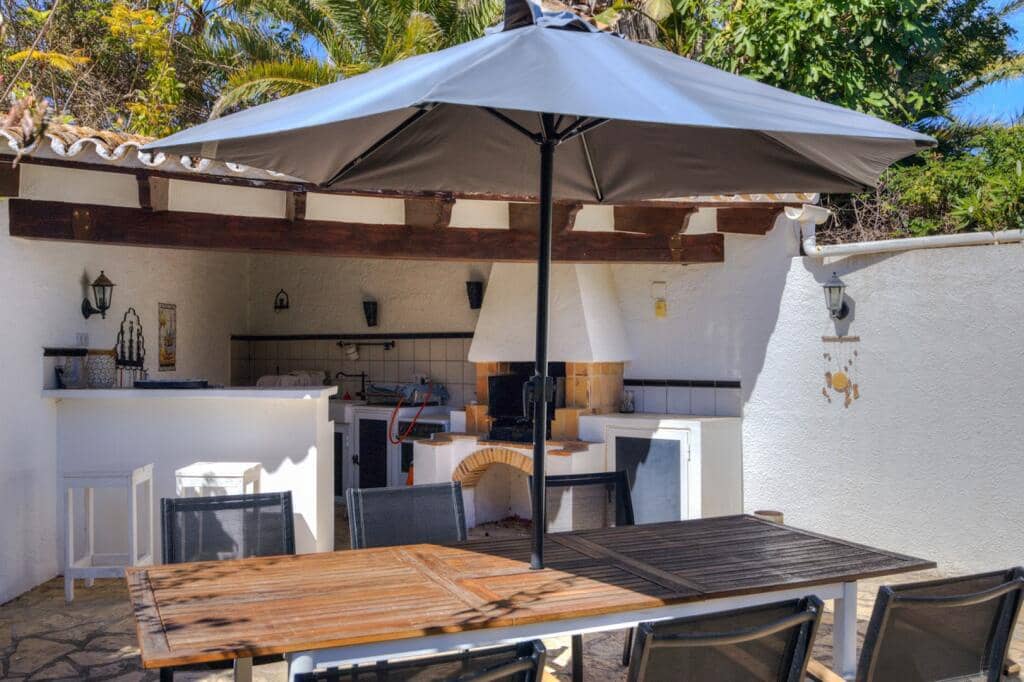 6 Zimmer Villa zu verkaufen in Moraira mit Pool - 925.000 € (Ref: 9138631)