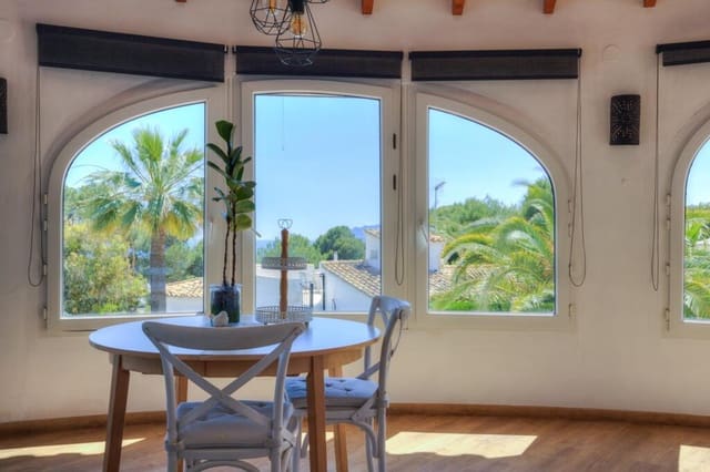 6 Zimmer Villa zu verkaufen in Moraira, Teulada-Moraira mit Pool - 925.000 € (Ref: 9138631)