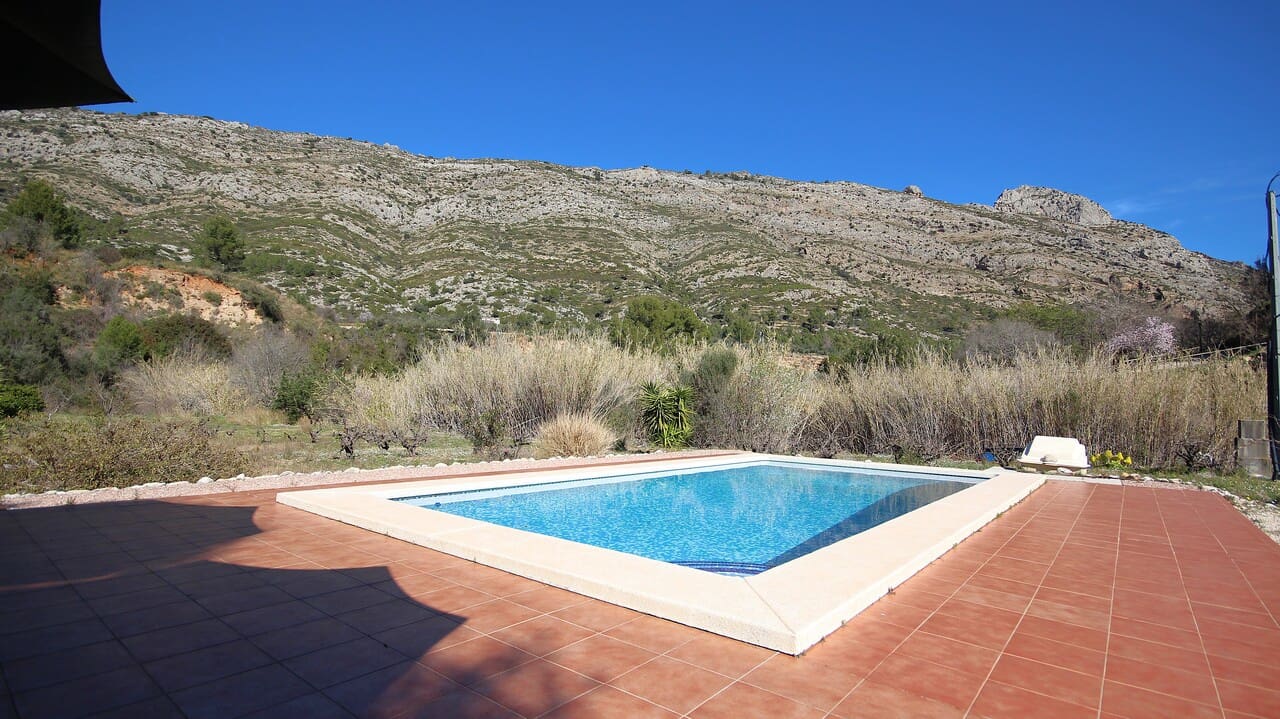 3 soveværelse Finca/Landehus til salg i Jalon / Xalo med swimmingpool - € 397.000 (Ref: 9145233)