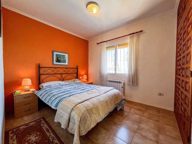 3 bedroom Villa for sale in Orba with pool - € 339,000 (Ref: 9145980)