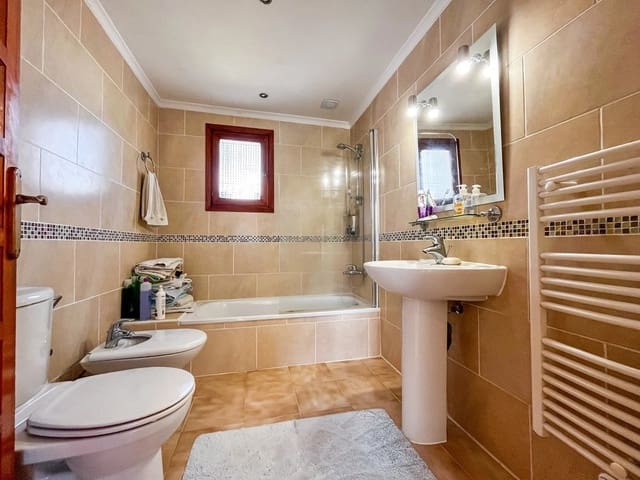 3 bedroom Villa for sale in Orba with pool - € 339,000 (Ref: 9145980)