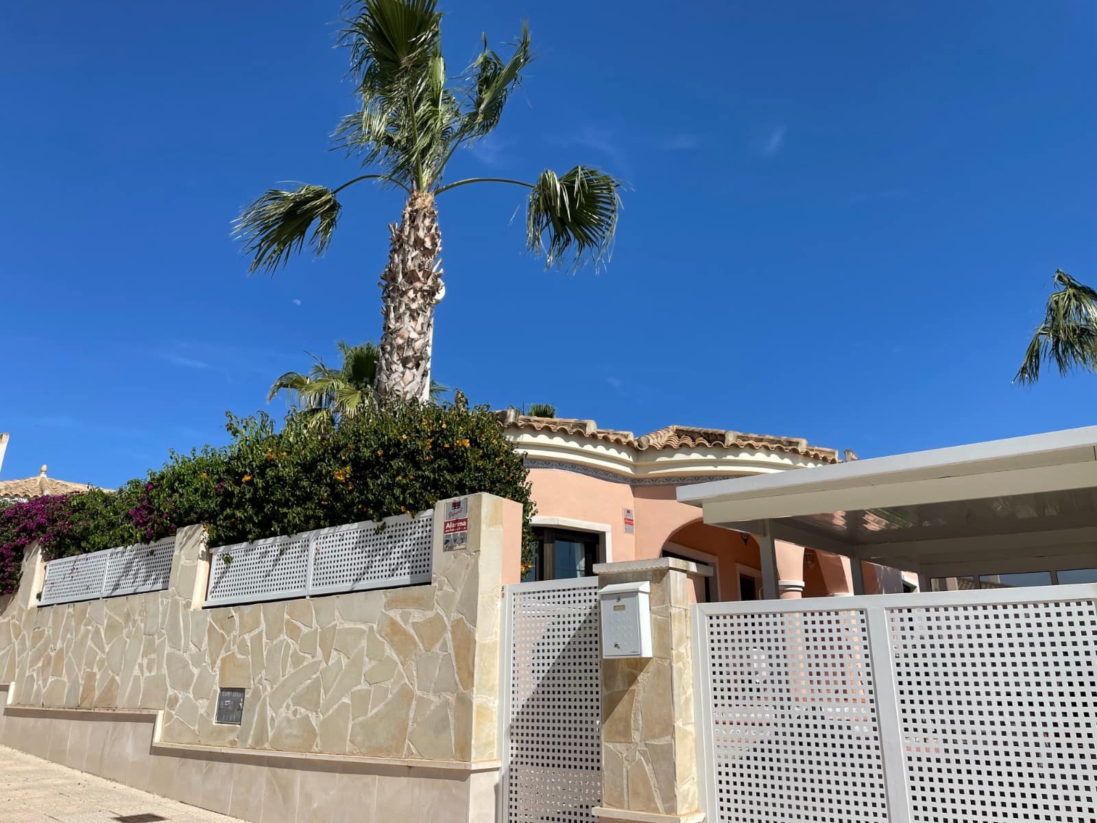 3 makuuhuone Huvila lomavuokrausta paikassa La Marina mukana uima-altaan - 1 155 € (Ref: 9148658)