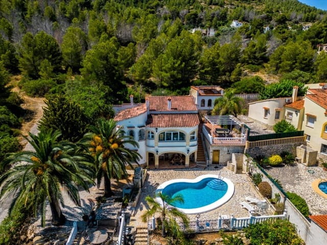 4 sovrum Villa till salu i Dénia med pool - 565 000 € (Ref: 9180417)