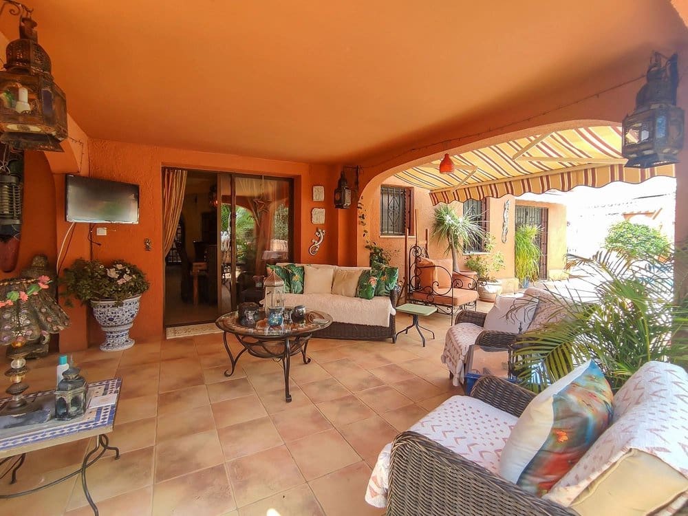 4 slaapkamer Villa te koop in Orba met zwembad - € 599.000 (Ref: 9180420)