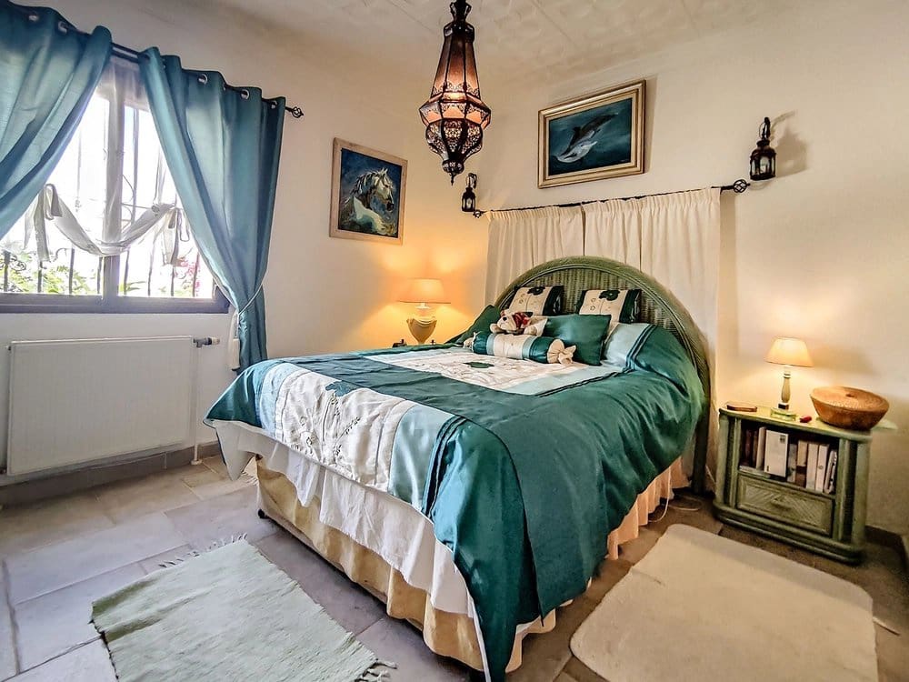 4 slaapkamer Villa te koop in Orba met zwembad - € 599.000 (Ref: 9180420)