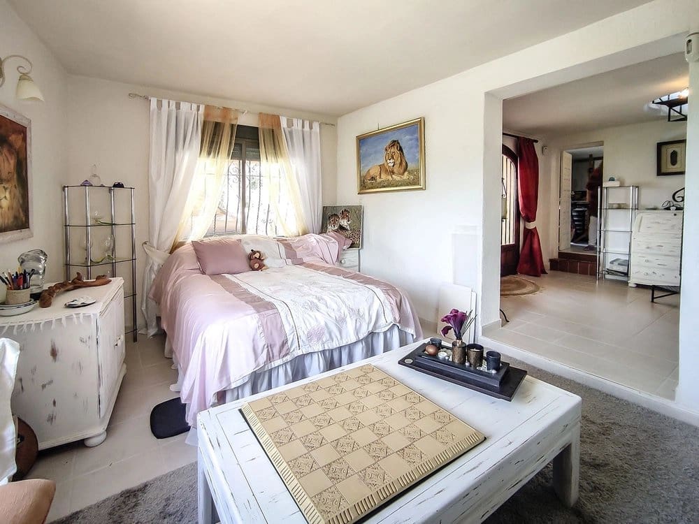 4 slaapkamer Villa te koop in Orba met zwembad - € 599.000 (Ref: 9180420)