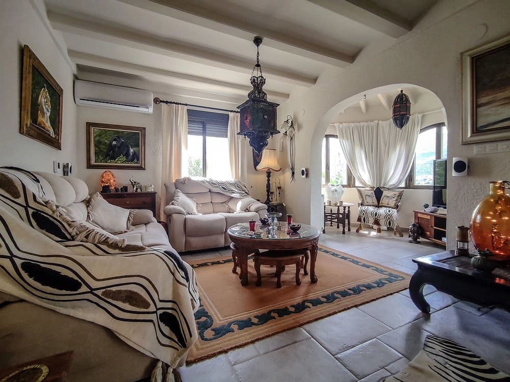 4 slaapkamer Villa te koop in Orba met zwembad - € 599.000 (Ref: 9180420)