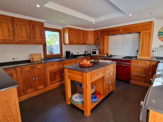 5 bedroom Finca/Country House for sale in Orba with pool - € 645,000 (Ref: 9180612)