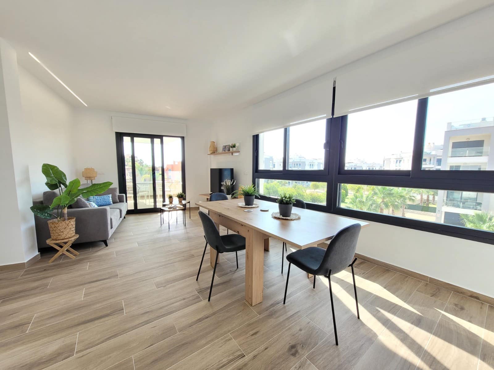 2 slaapkamer Appartement voor vakantieverhuur in Villamartin met zwembad garage - € 375 (Ref: 9181476)