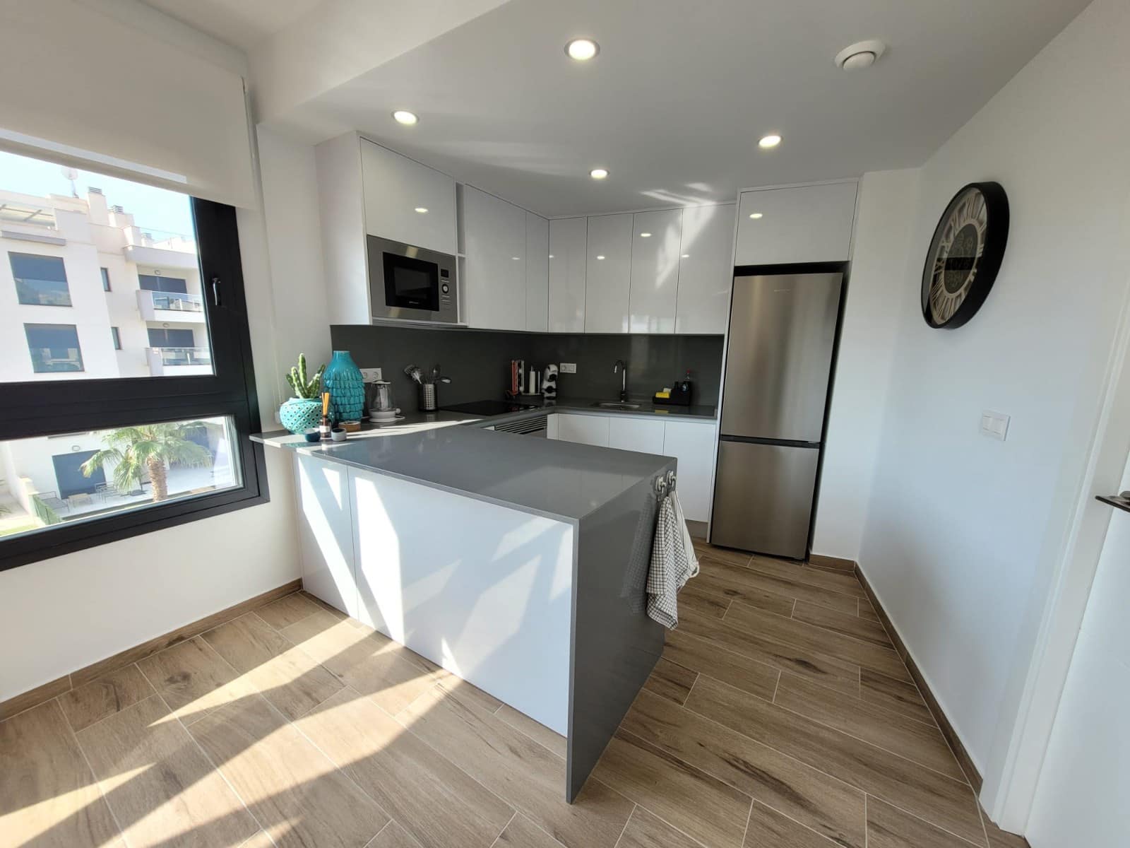 2 slaapkamer Appartement voor vakantieverhuur in Villamartin met zwembad garage - € 375 (Ref: 9181476)