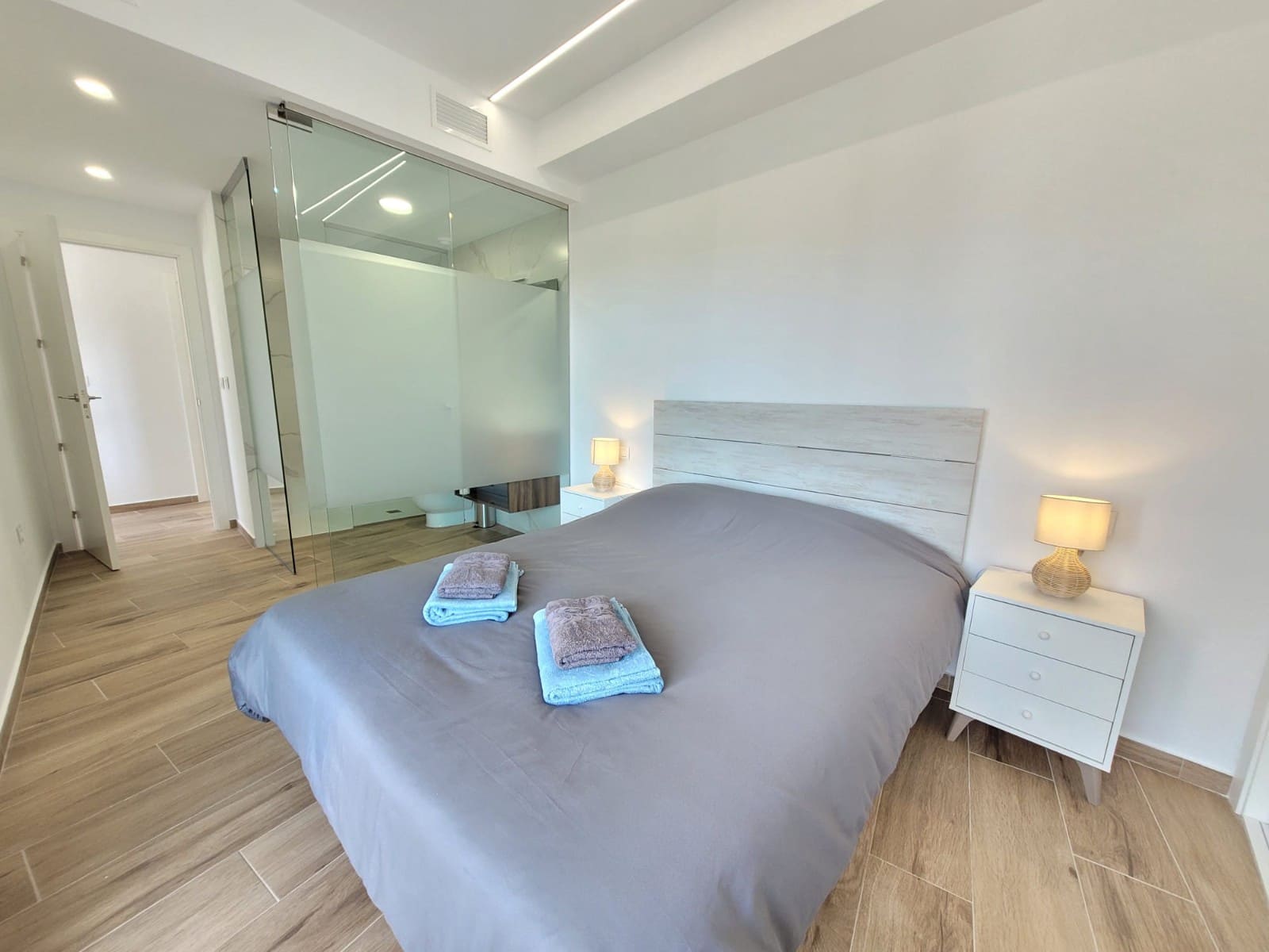 2 slaapkamer Appartement voor vakantieverhuur in Villamartin met zwembad garage - € 375 (Ref: 9181476)