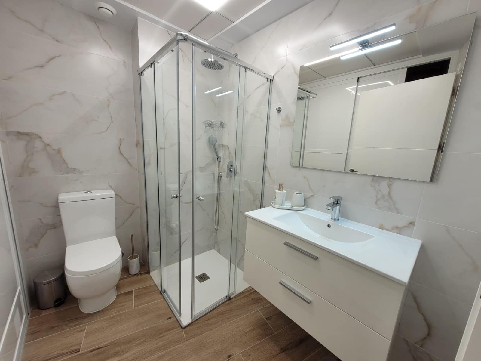 2 slaapkamer Appartement voor vakantieverhuur in Villamartin met zwembad garage - € 375 (Ref: 9181476)