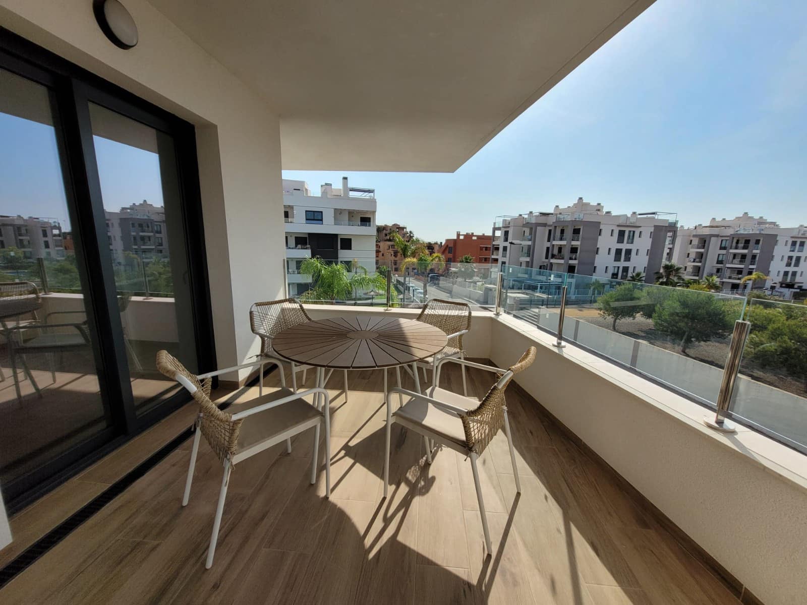 2 slaapkamer Appartement voor vakantieverhuur in Villamartin met zwembad garage - € 375 (Ref: 9181476)