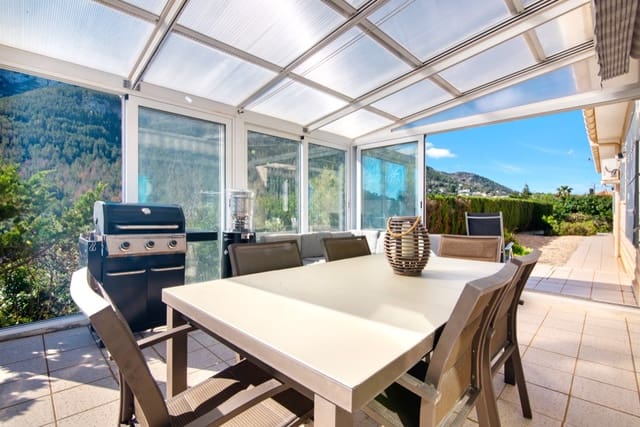 3 Zimmer Villa zu verkaufen in Dénia mit Pool - 699.000 € (Ref: 9184401)