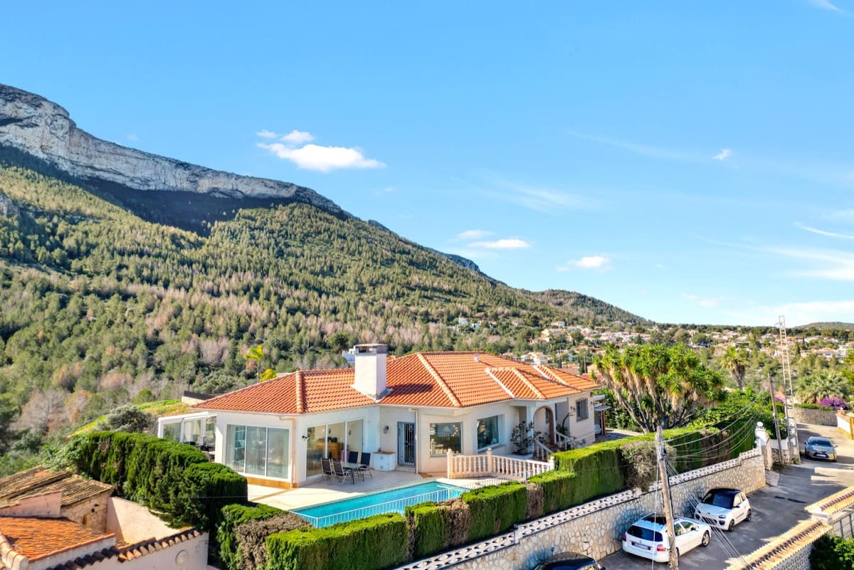 3 Zimmer Villa zu verkaufen in Denia mit Pool - 699.000 € (Ref: 9184401)