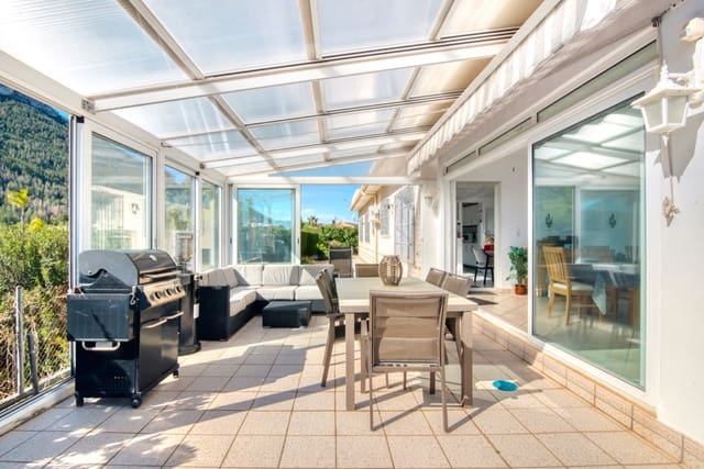 3 Zimmer Villa zu verkaufen in Dénia mit Pool - 699.000 € (Ref: 9184401)