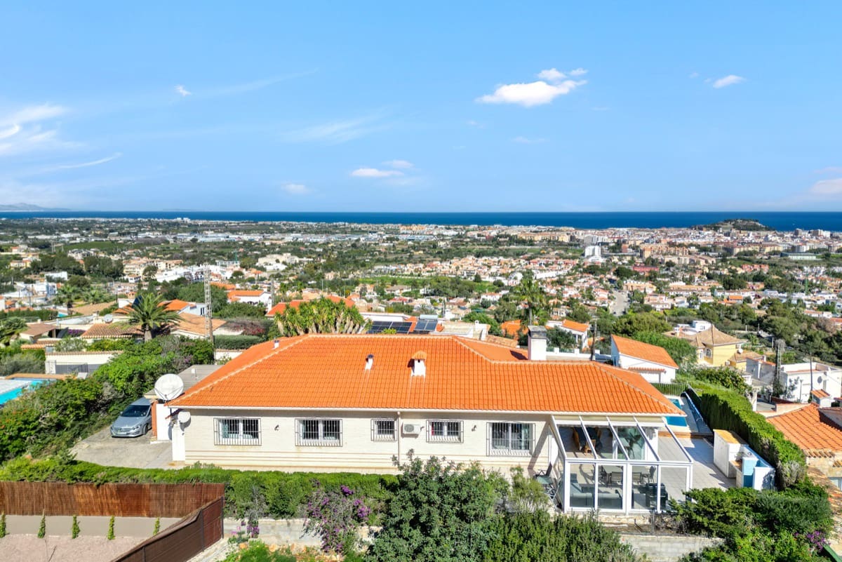 3 Zimmer Villa zu verkaufen in Denia mit Pool - 699.000 € (Ref: 9184401)