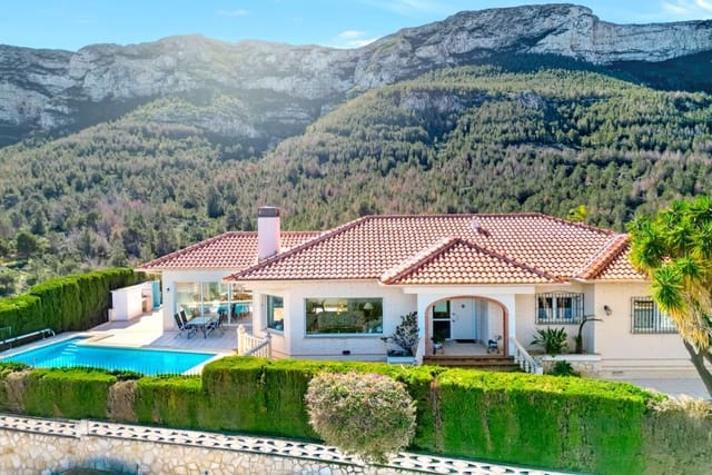 3 Zimmer Villa zu verkaufen in Dénia mit Pool - 699.000 € (Ref: 9184401)