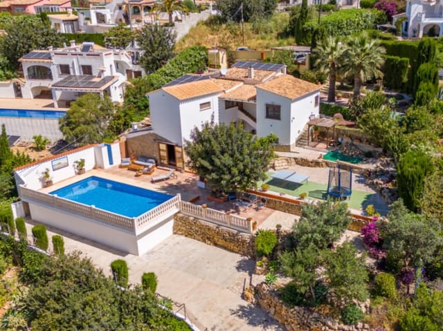 3 sovrum Villa till salu i Dénia med pool - 649 000 € (Ref: 9184402)