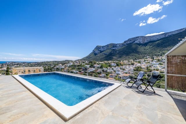 Chalet de 3 habitaciones en Dénia en venta con piscina - 980.000 € (Ref: 9184568)