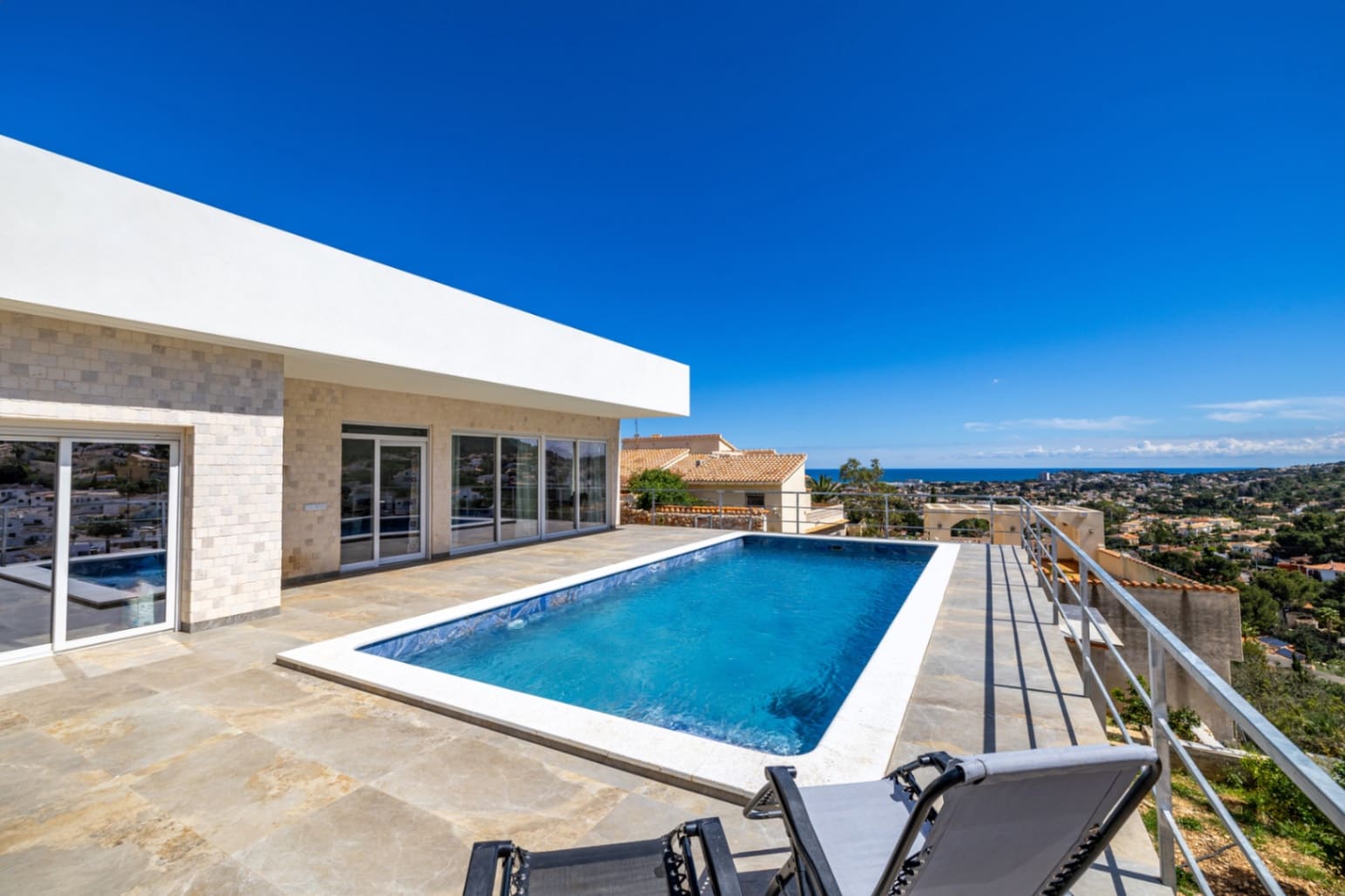 Chalet de 3 habitaciones en Dénia en venta con piscina - 980.000 € (Ref: 9184568)