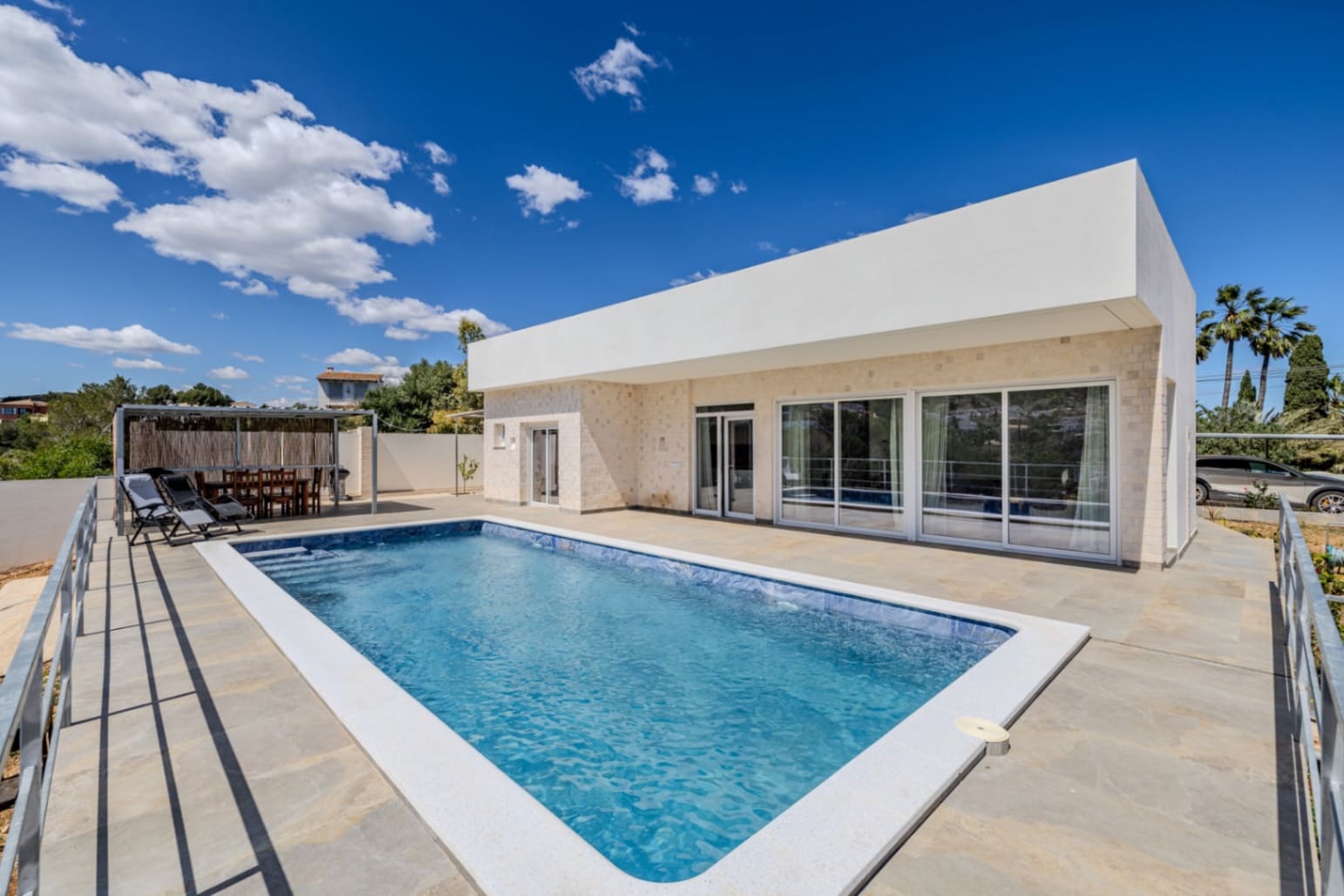 Chalet de 3 habitaciones en Dénia en venta con piscina - 980.000 € (Ref: 9184568)