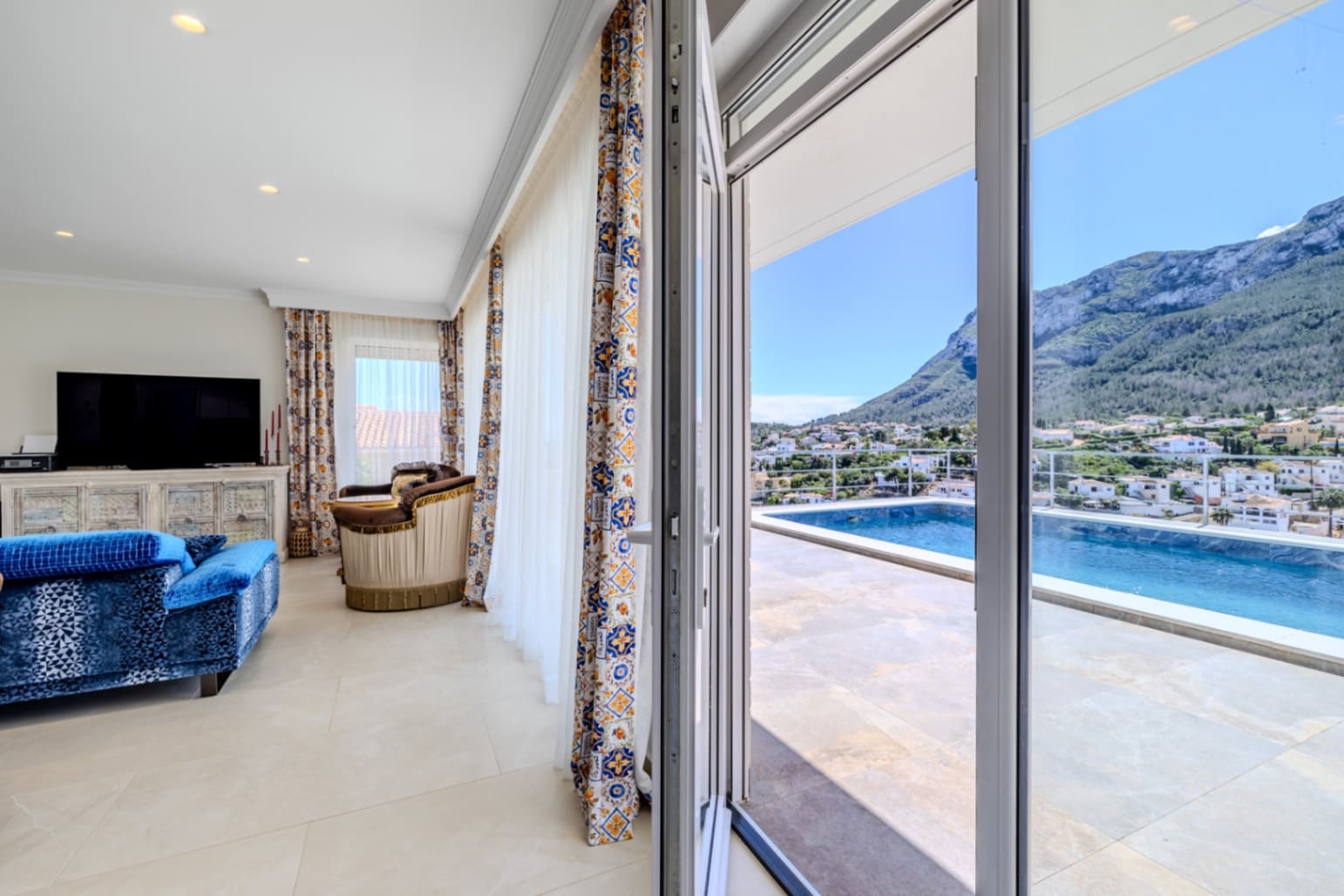 Chalet de 3 habitaciones en Dénia en venta con piscina - 980.000 € (Ref: 9184568)