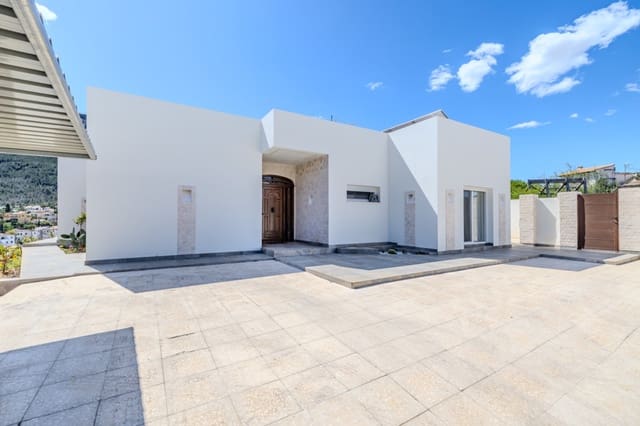 Chalet de 3 habitaciones en Dénia en venta con piscina - 980.000 € (Ref: 9184568)