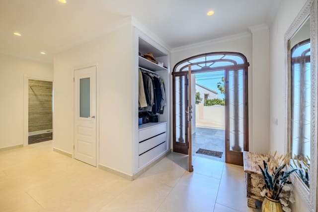 Chalet de 3 habitaciones en Dénia en venta con piscina - 980.000 € (Ref: 9184568)