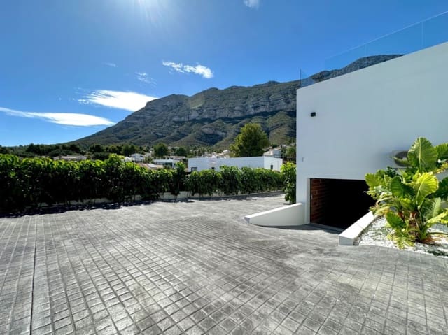 4 quarto Moradia para venda em Dénia com piscina - 1 795 000 € (Ref: 9185707)