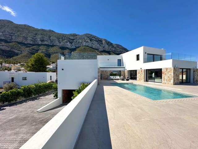 4 quarto Moradia para venda em Dénia com piscina - 1 795 000 € (Ref: 9185707)