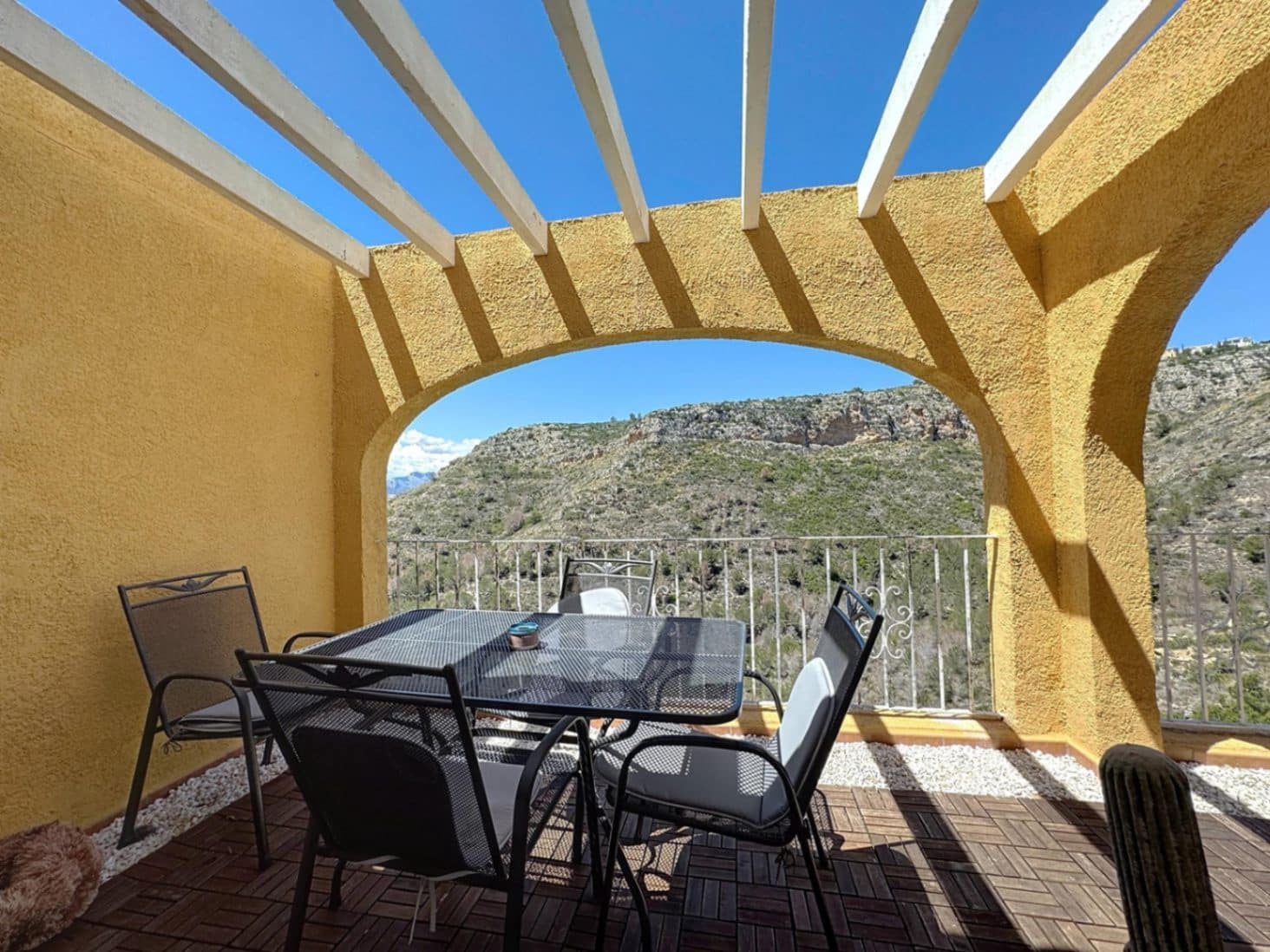 2 soveværelse Lejlighed til salg i Moraira med swimmingpool - € 180.000 (Ref: 9194997)