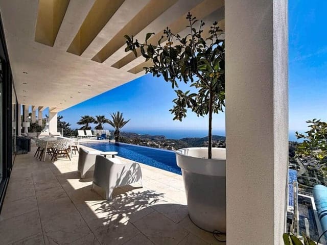 Chalet de 4 habitaciones en Casco Urbano, Teulada-Moraira en venta con piscina - 2.350.000 € (Ref: 9198676)