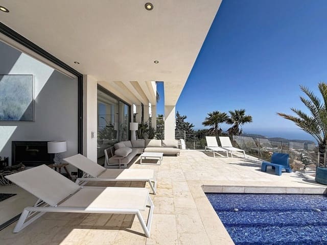 Chalet de 4 habitaciones en Casco Urbano, Teulada-Moraira en venta con piscina - 2.350.000 € (Ref: 9198676)