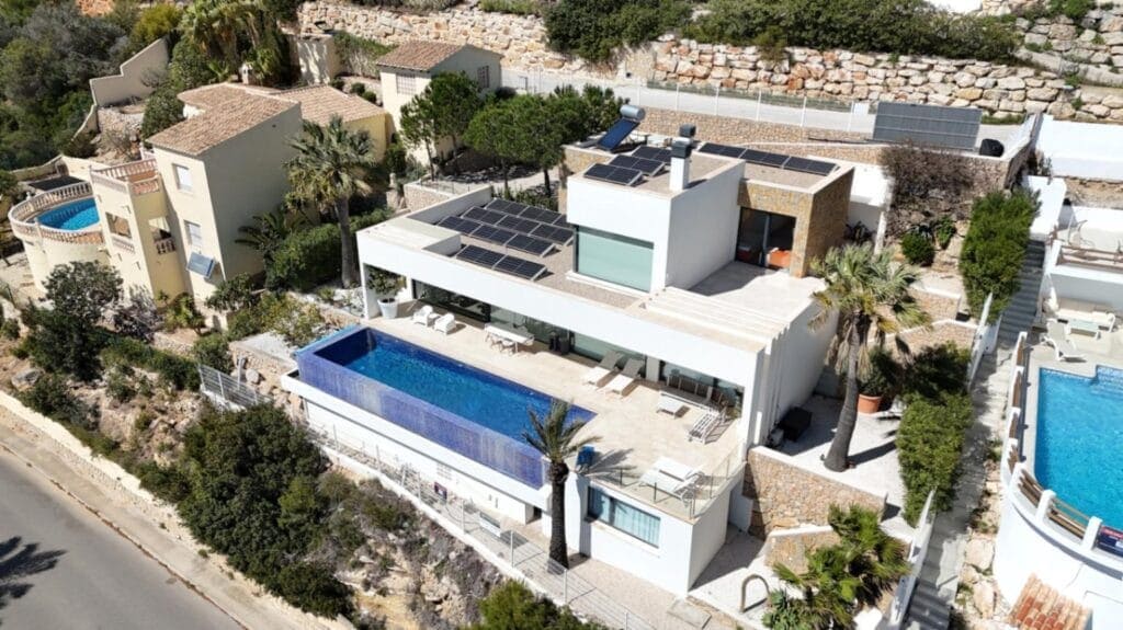 Chalet de 4 habitaciones en Moraira en venta con piscina - 2.350.000 € (Ref: 9198676)