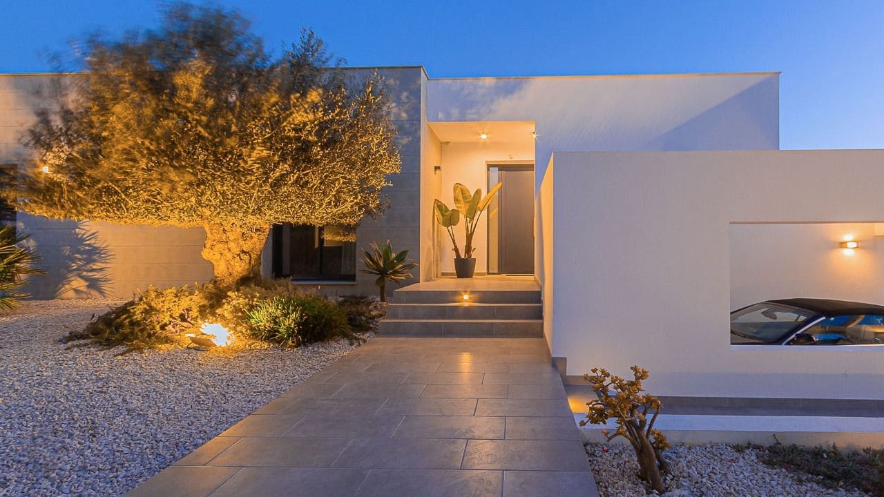 3 slaapkamer Villa te koop in Moraira met zwembad - € 1.570.000 (Ref: 9219302)