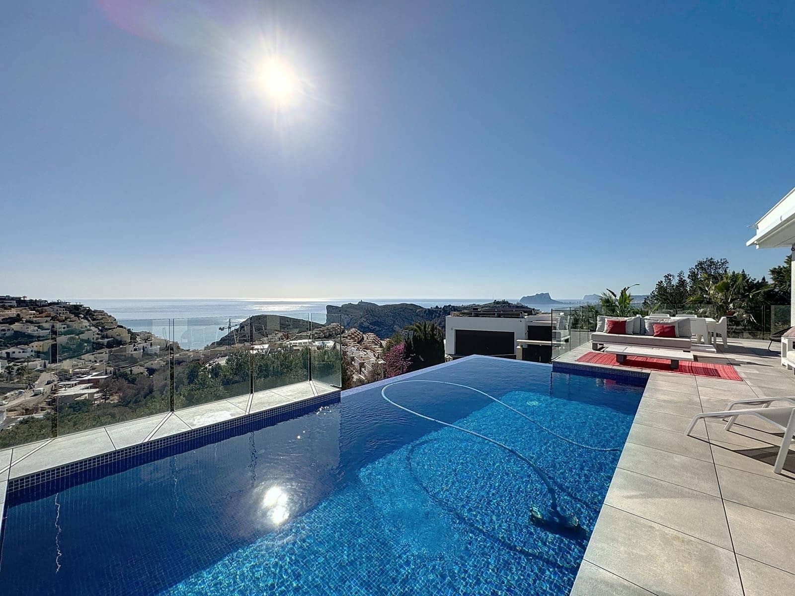 3 slaapkamer Villa te koop in Moraira met zwembad - € 1.570.000 (Ref: 9219302)