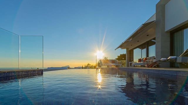 3 slaapkamer Villa te koop in Moraira, Teulada-Moraira met zwembad - € 1.570.000 (Ref: 9219302)