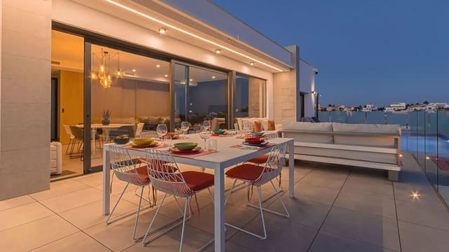 3 slaapkamer Villa te koop in Moraira, Teulada-Moraira met zwembad - € 1.570.000 (Ref: 9219302)