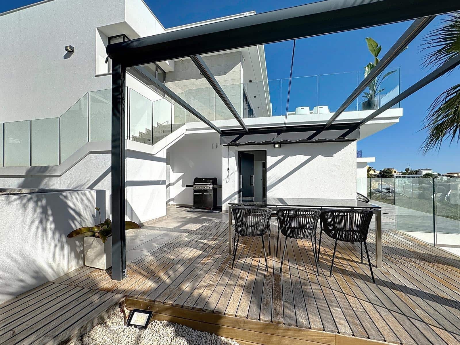 3 slaapkamer Villa te koop in Moraira met zwembad - € 1.570.000 (Ref: 9219302)