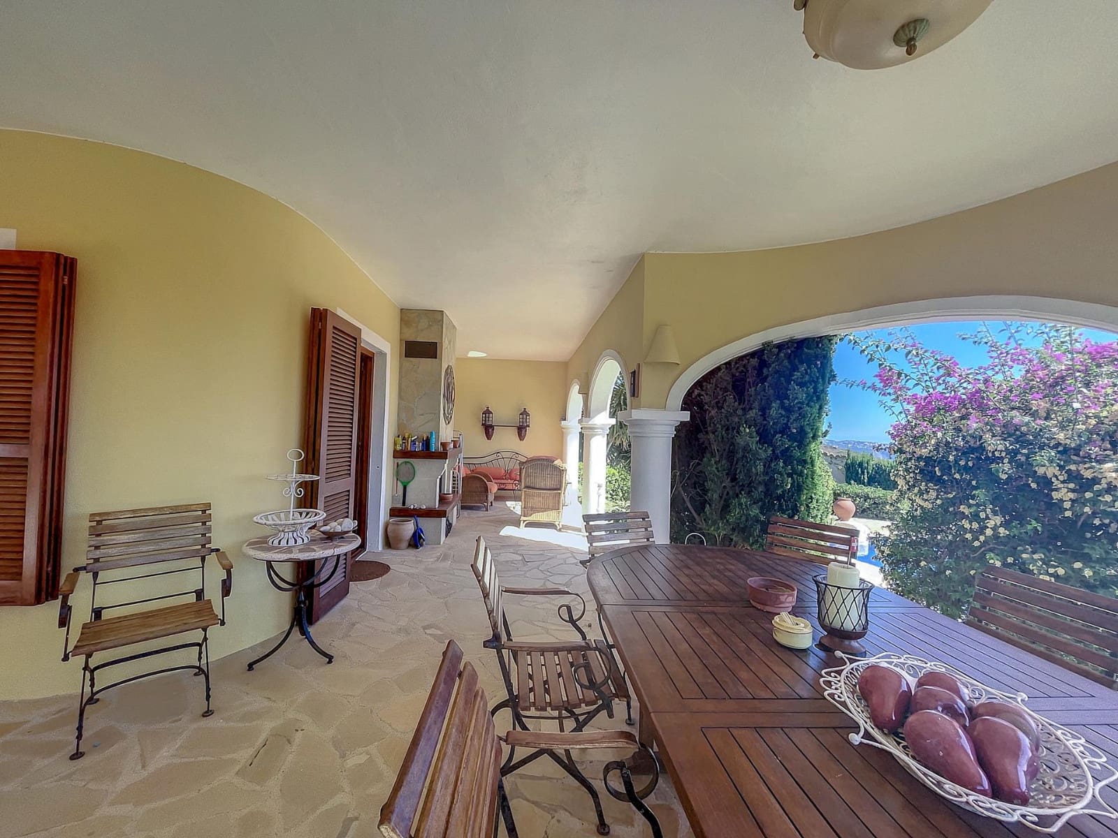 4 bedroom Villa for sale in Moraira with pool - € 1,545,000 (Ref: 9219716)
