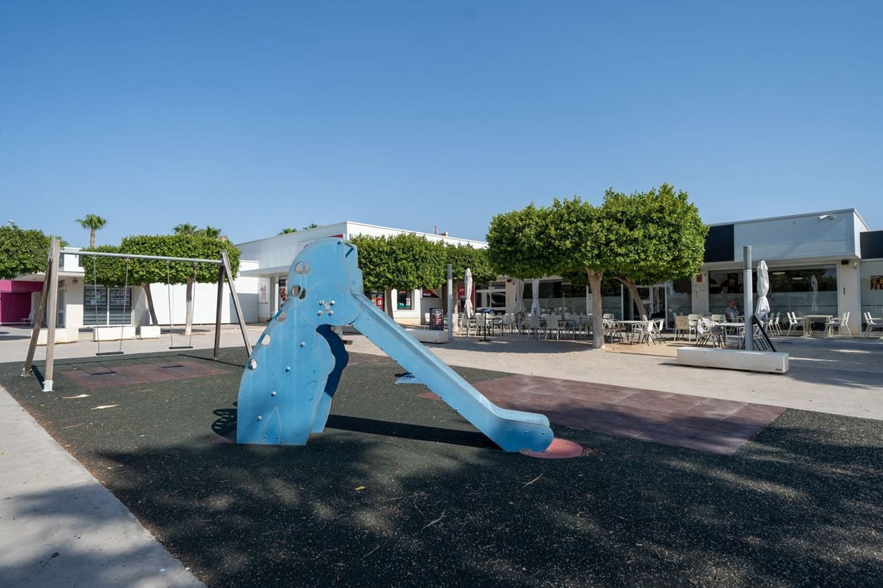 Chalet de 3 habitaciones en Orihuela Costa en venta con piscina garaje - 469.900 € (Ref: 9294177)