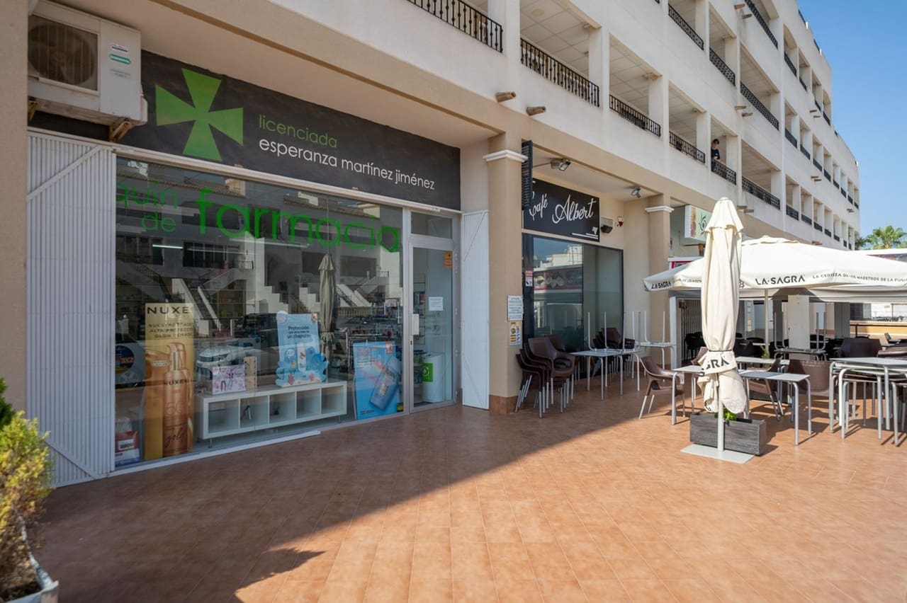 4 Zimmer Villa zu verkaufen in Orihuela Costa mit Pool Garage - 549.900 € (Ref: 9296093)