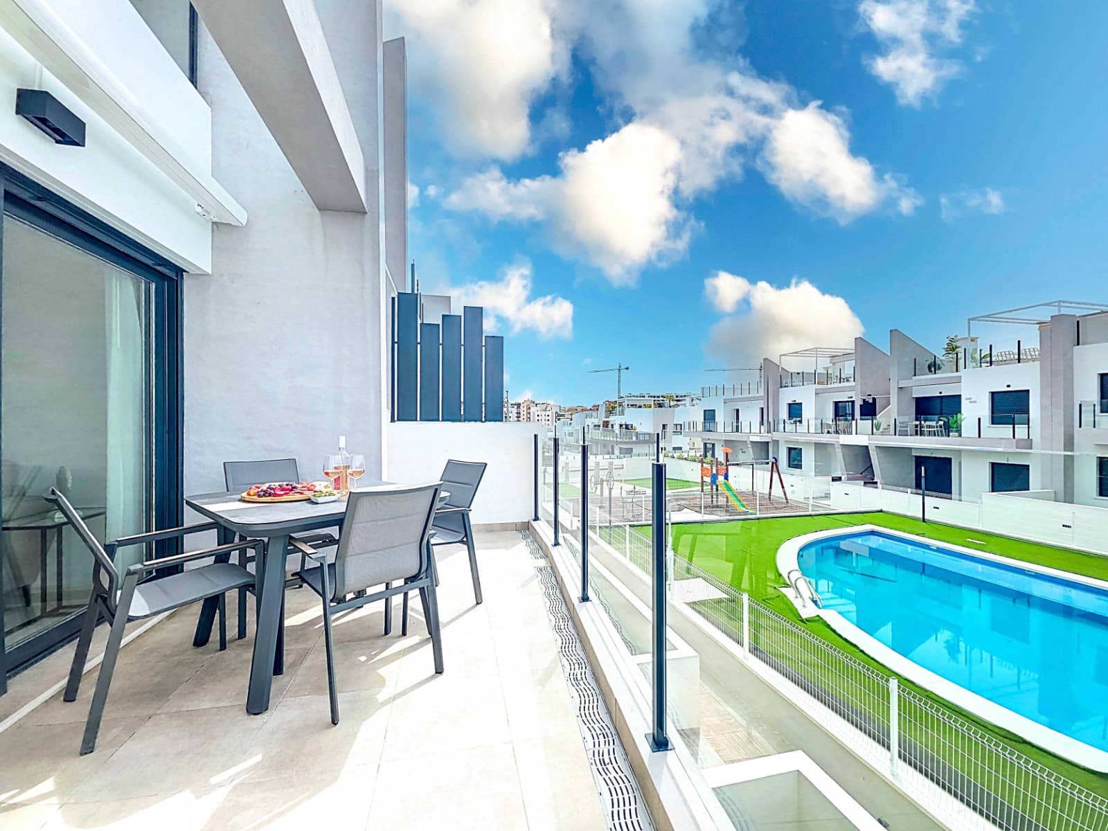 2 bedroom Apartment for sale in San Miguel de Salinas with pool - € 265,000 (Ref: 9304701)