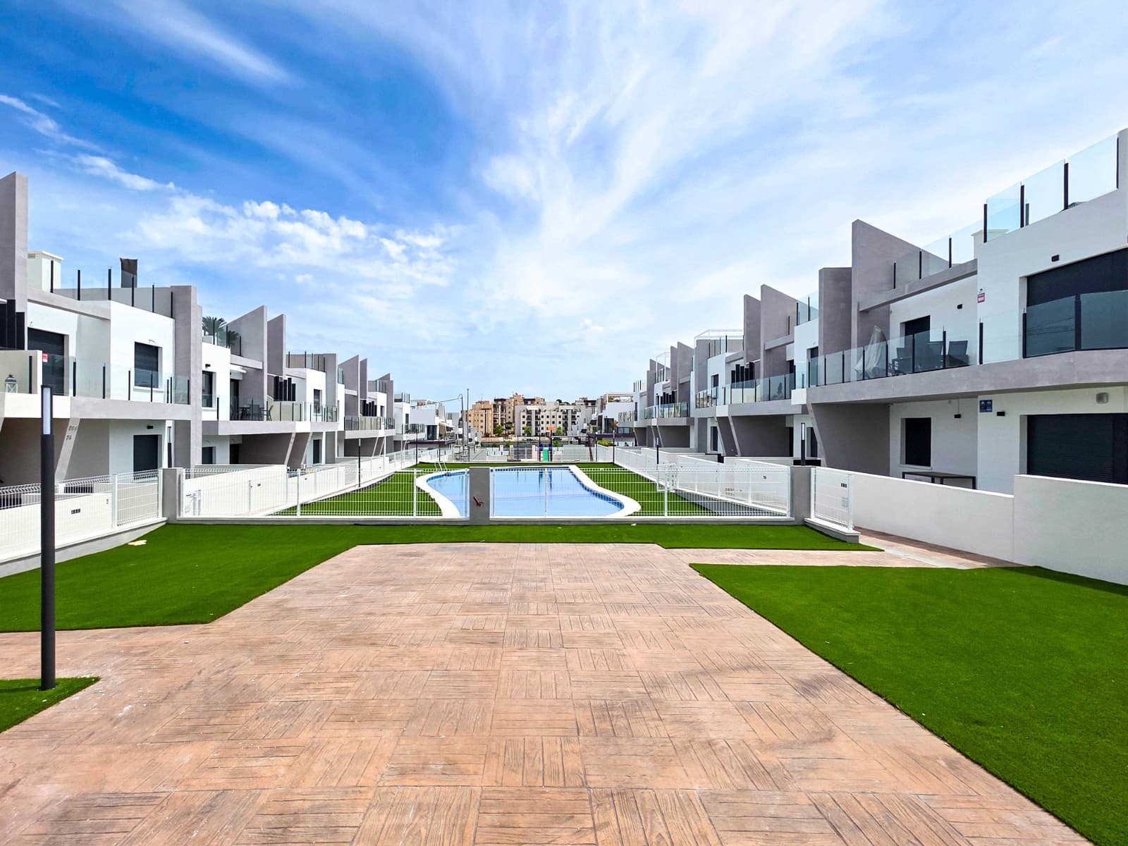 2 bedroom Apartment for sale in San Miguel de Salinas with pool - € 265,000 (Ref: 9304701)