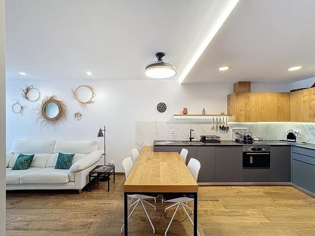 2 slaapkamer Appartement te koop in Moraira, Teulada-Moraira met zwembad - € 340.000 (Ref: 9311603)