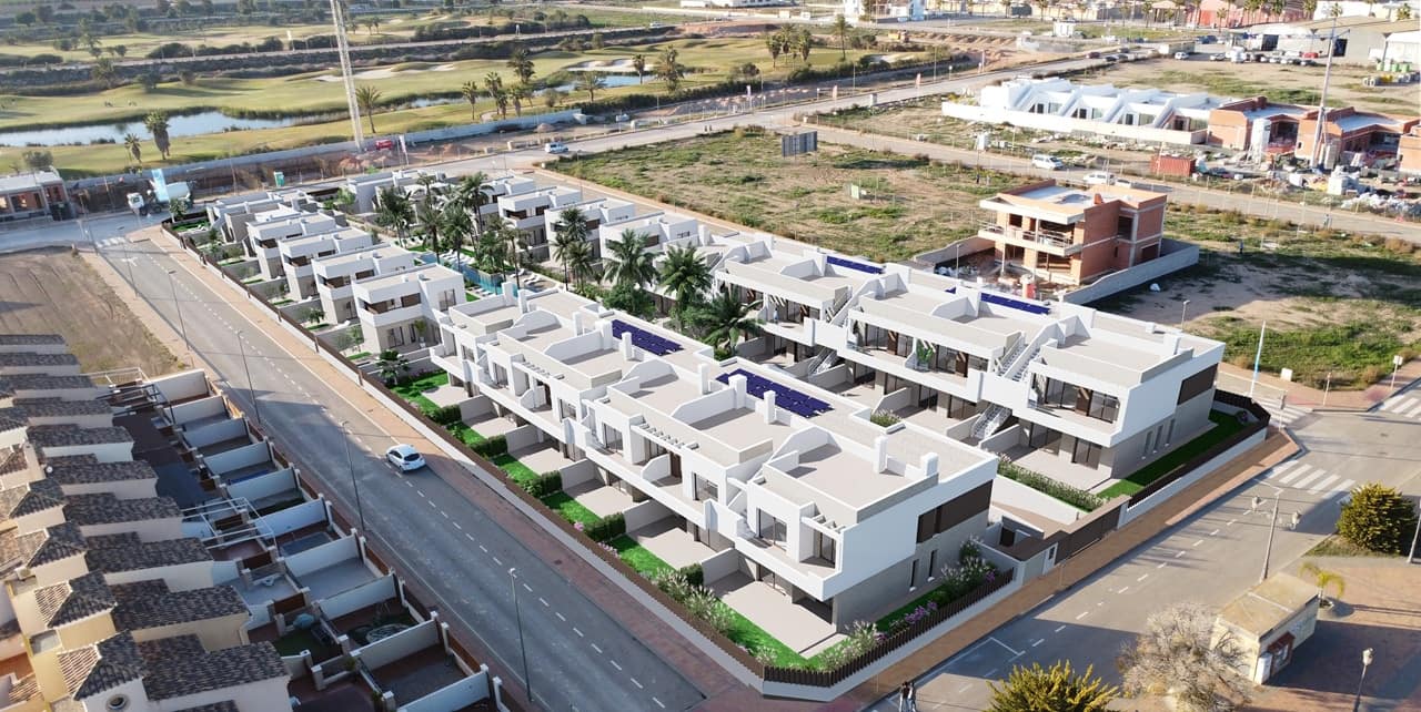 3 slaapkamer Villa te koop in Los Alcazares met zwembad - € 599.000 (Ref: 9312331)