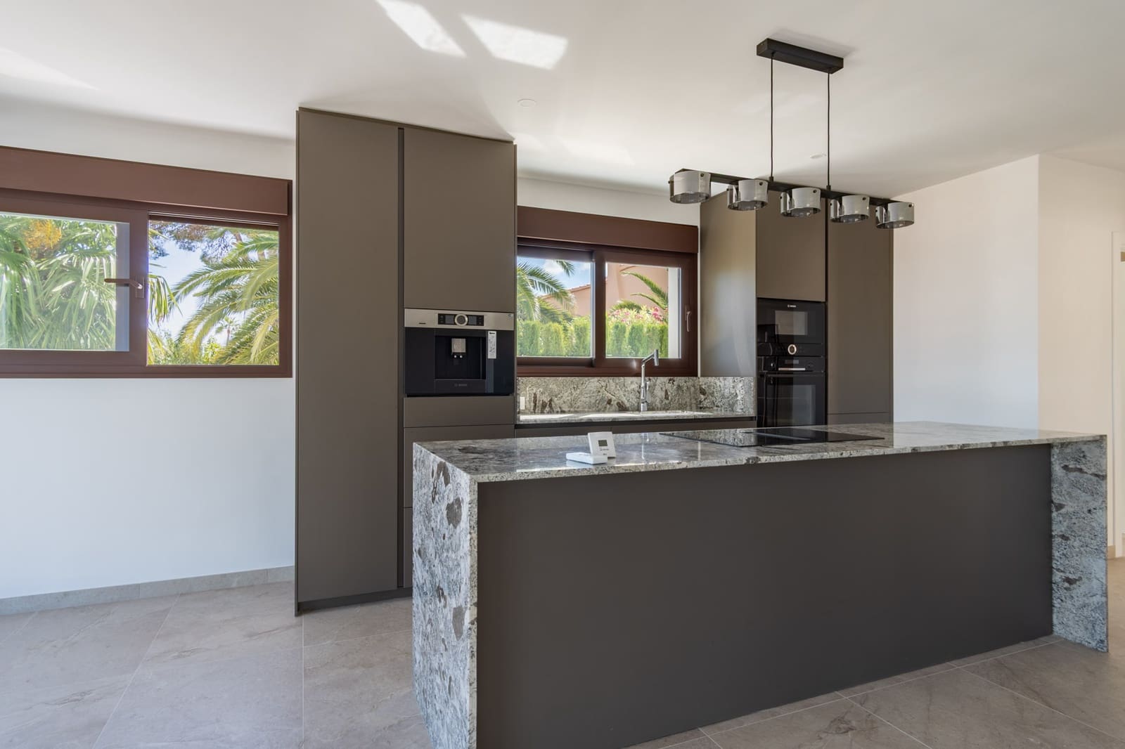 4 sypialnia Willa na sprzedaż w Denia z basenem - 999 000 € (Ref: 9330153)