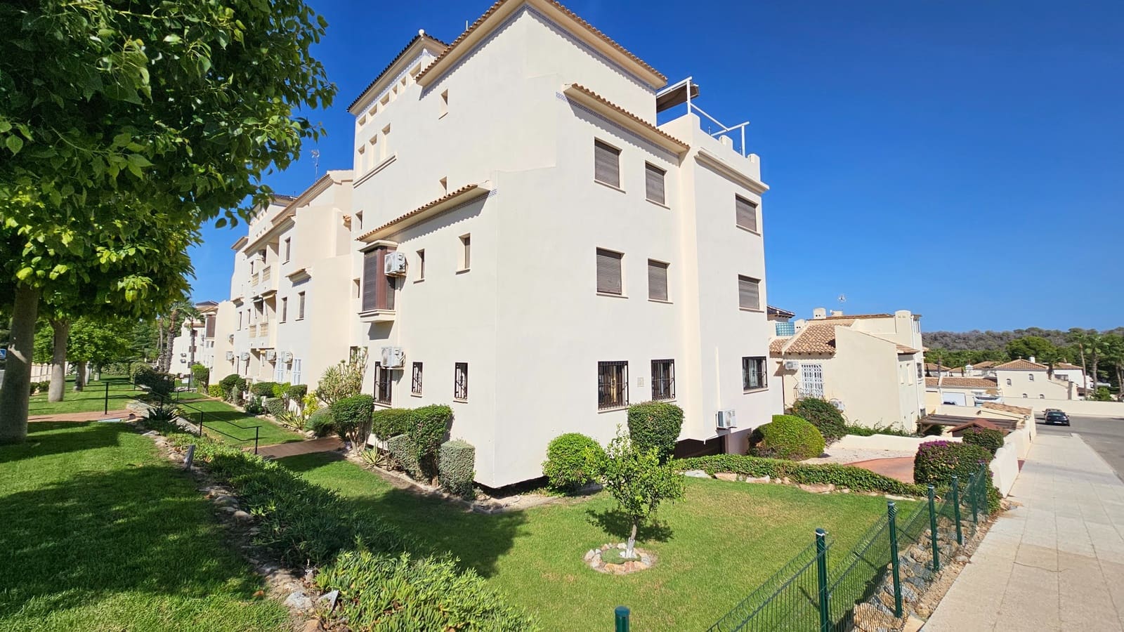 3 soveværelse Lejlighed til salg i Las Ramblas Golf med swimmingpool - € 219.995 (Ref: 9331064)