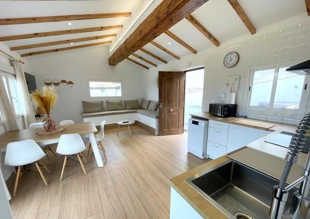 Chalet de 4 habitaciones en Dénia en venta con piscina - 480.000 € (Ref: 9344356)